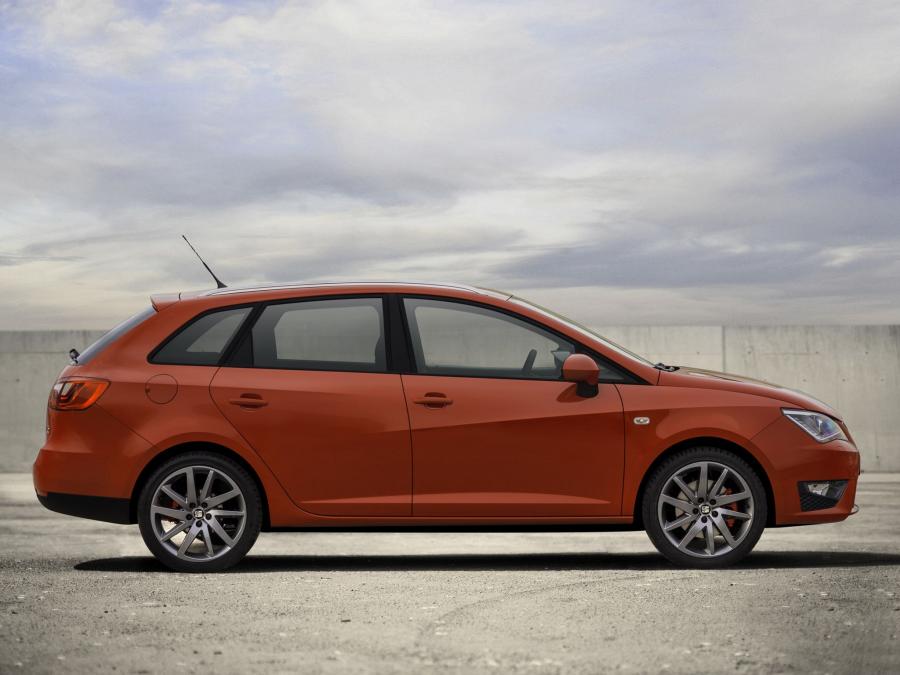  Seat Ibiza ST FR 2012 года  (фото 11 из 13)